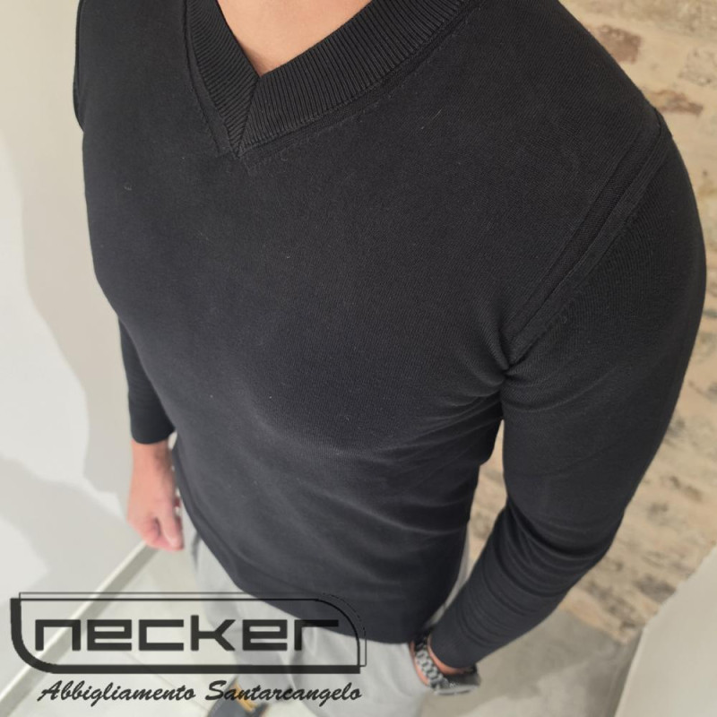 POLO COLLO V NERO M69